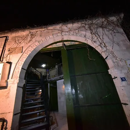 Bed & Breakfast Mommys Cave House *