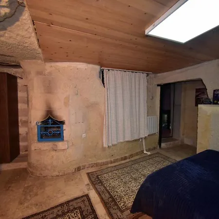 Mommys Cave House Bed & Breakfast *