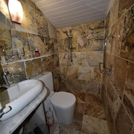 Mommys Cave House *